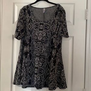 LuLaRoe XL Perfect T